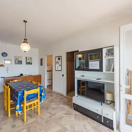 Spacious Flat With Sea View Terrace - Beahost